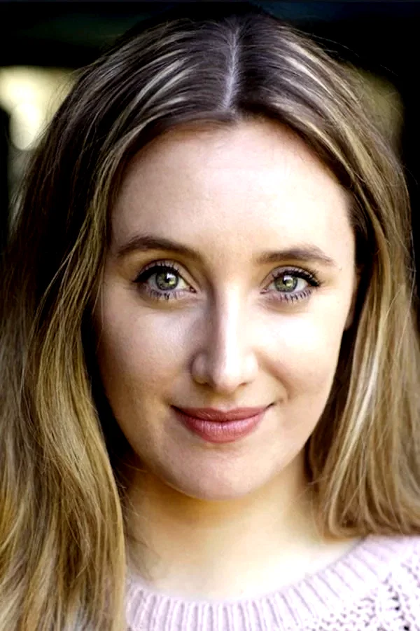  Lily Brazier