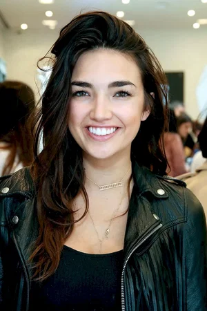  Hailee Lautenbach photo