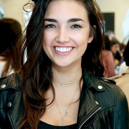 Hailee Lautenbach