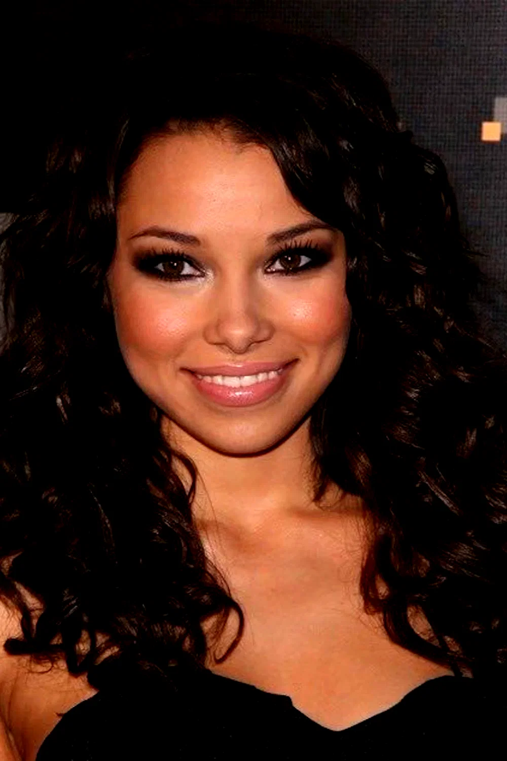 Jessica Parker Kennedy