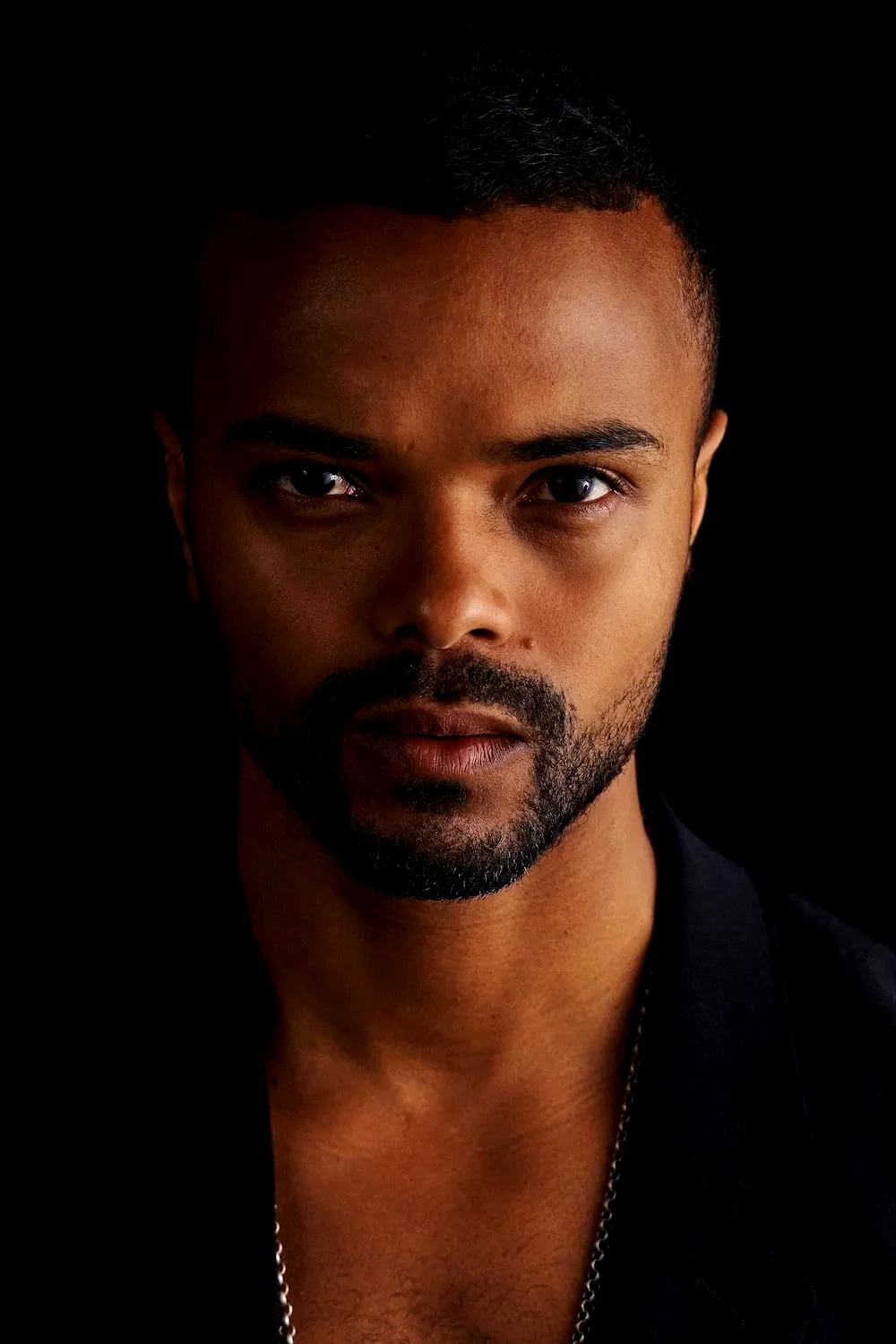Eka Darville