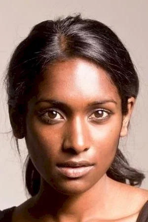  Anneika Rose