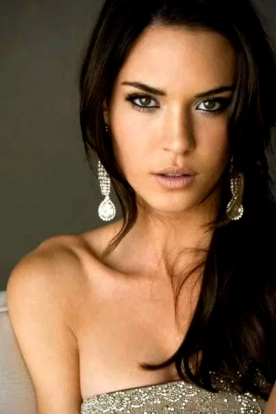 Odette Annable
