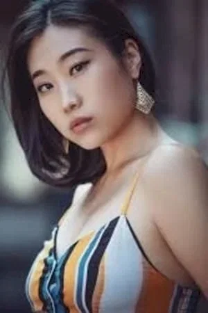  Tina Jung photo