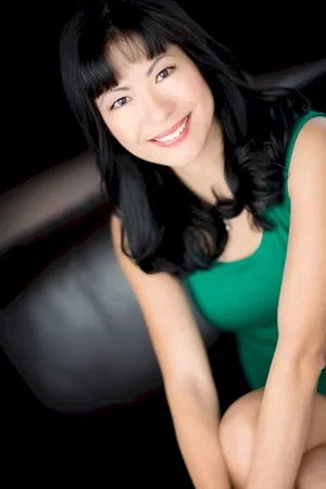  Winnie Hung photo