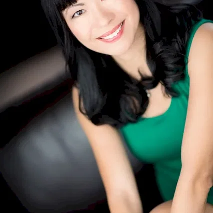  Winnie Hung