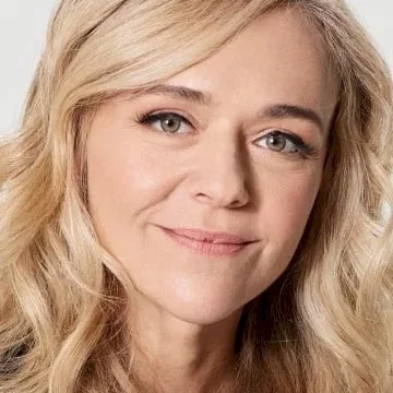  Rachel Bay Jones