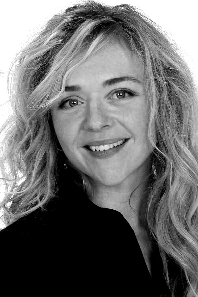  Rachel Bay Jones