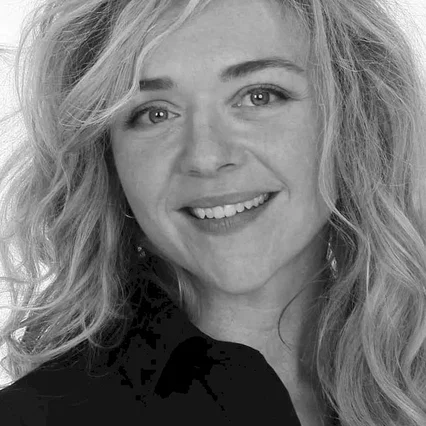  Rachel Bay Jones