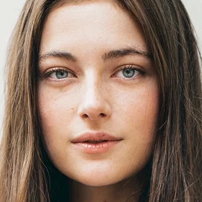 Photo star :  Millie Brady
