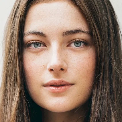  Millie Brady