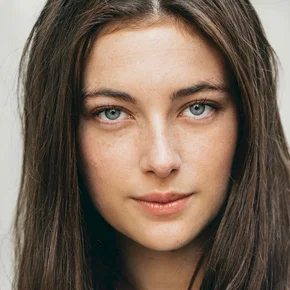 Photo star :  Millie Brady