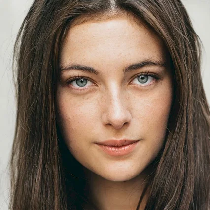 Millie Brady