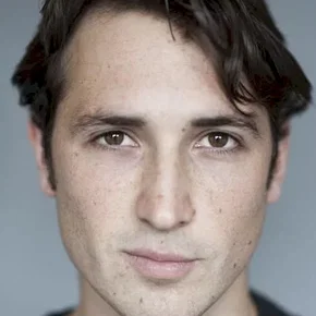 Photo star :  Ben Lloyd-Hughes