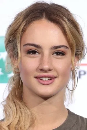  Grace Van Patten