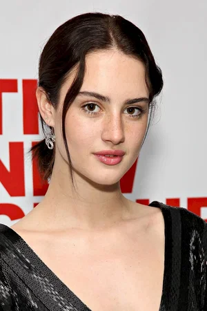  Grace Van Patten