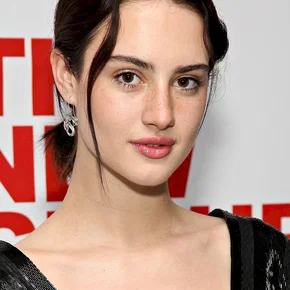 Photo star :  Grace Van Patten