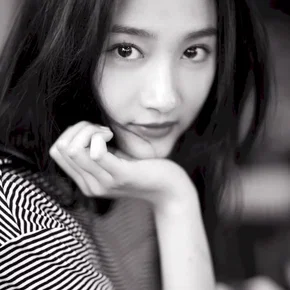 Photo star : Guan Xiaotong