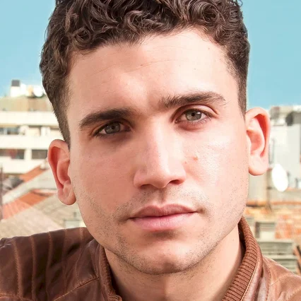  Jaime Lorente