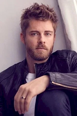 Luke Mitchell photo