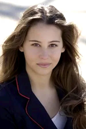  Irene Escolar