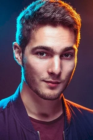  Tommy Lee Baïk photo