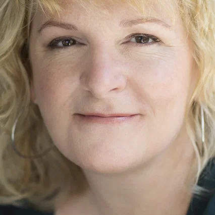  Aline Pinsonneault
