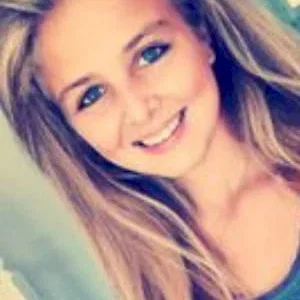  Lalia Bron