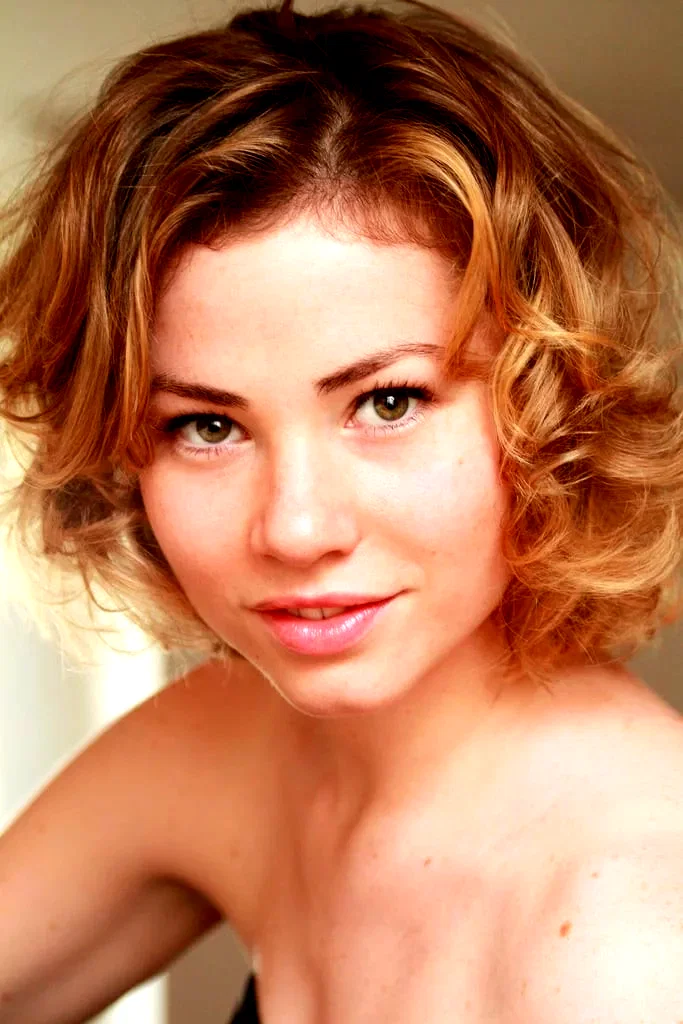  Maud Baecker