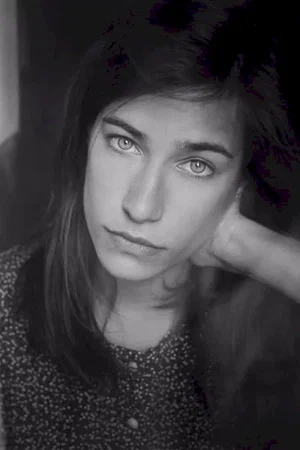  Charlotte Van Bervesselès photo