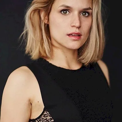  Elsa Madeleine