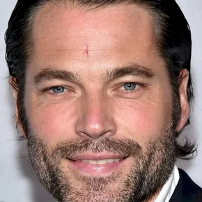 Photo star : Tim Rozon