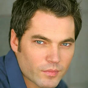 Photo star : Tim Rozon