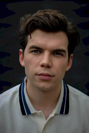  Luke Newton photo