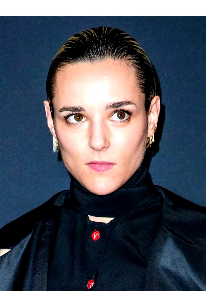  Jehnny Beth