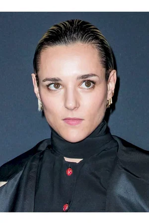  Jehnny Beth photo