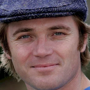 Photo star : Alex Ferns