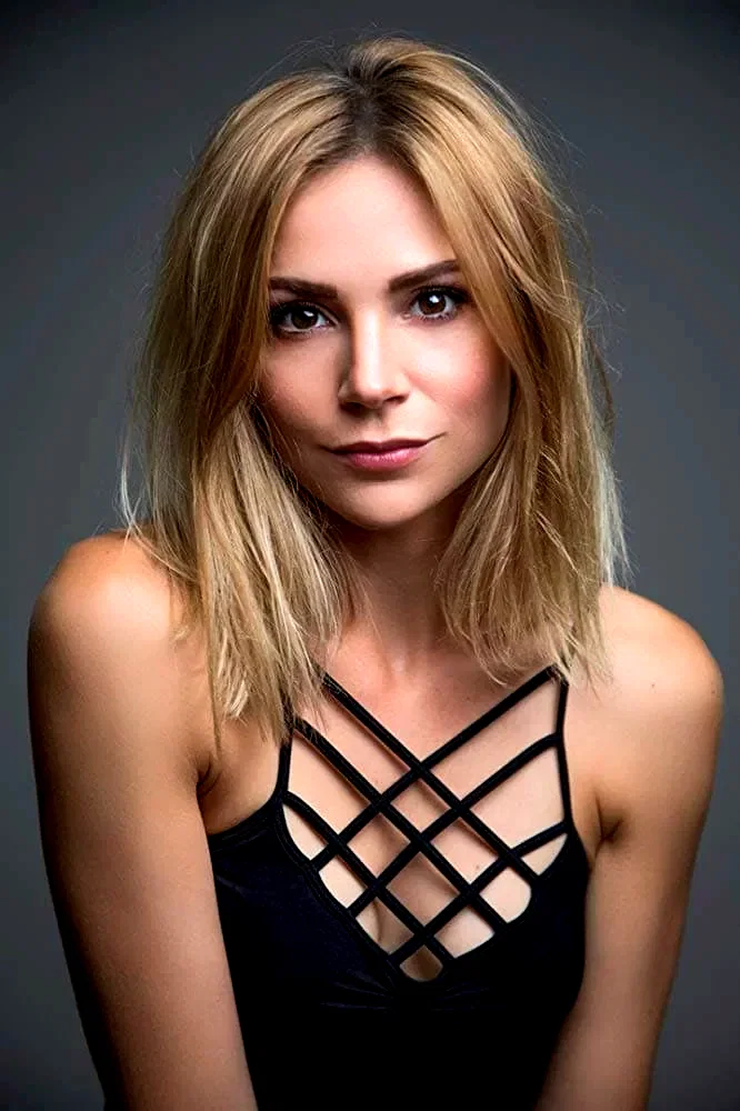  Karissa Lee Staples
