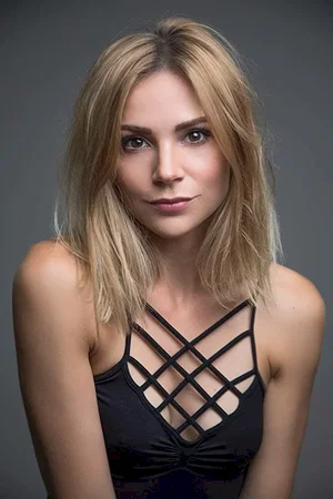  Karissa Lee Staples photo