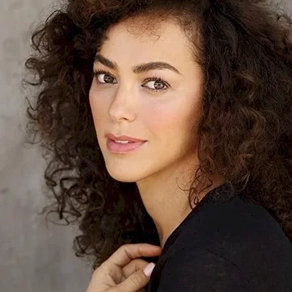  Elena Goode