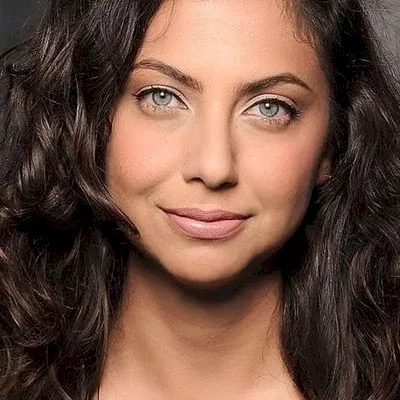 Kathreen Khavari
