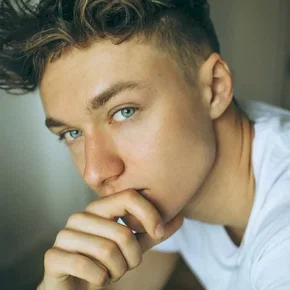 Photo star :  Harrison Osterfield