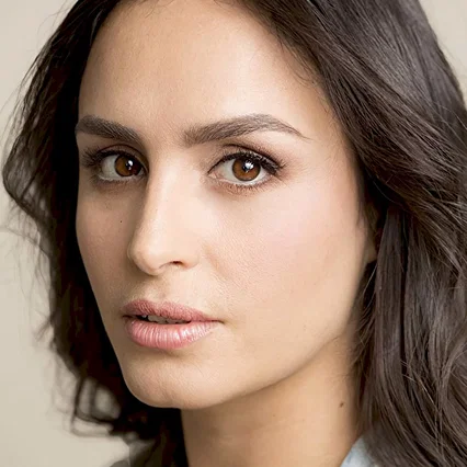  Fernanda Urrejola