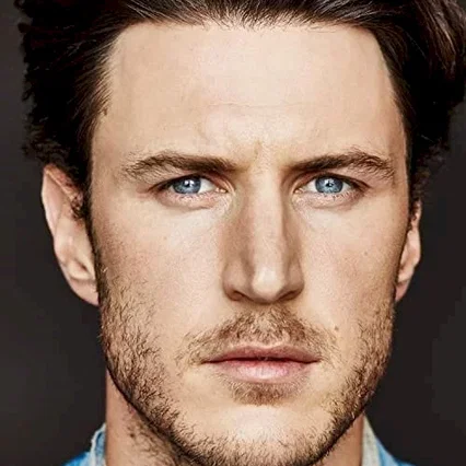  Aaron Jakubenko
