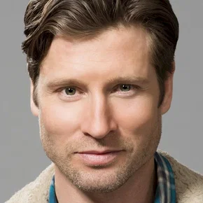 Photo star : Damon Runyan