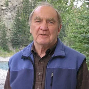  Ken Pogue