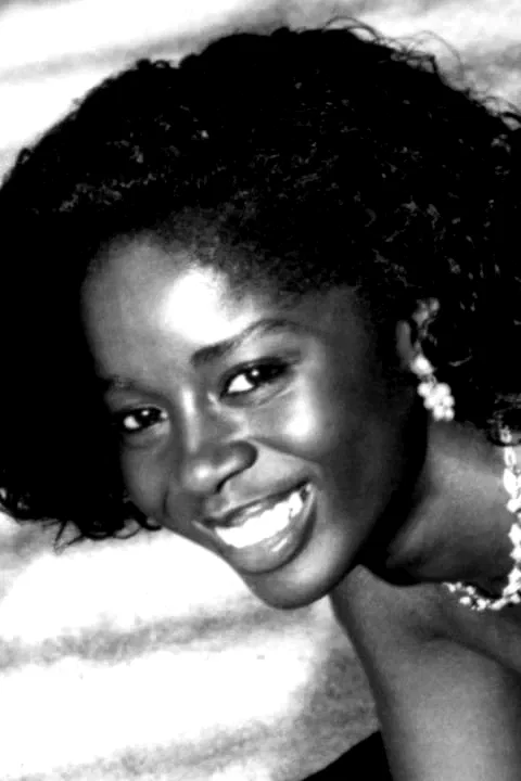 Akosua Busia