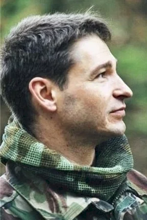 Leslie Simpson photo