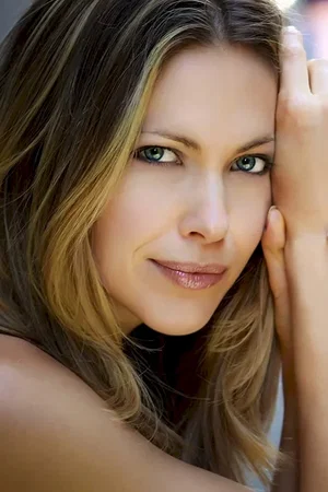 Pascale Hutton photo