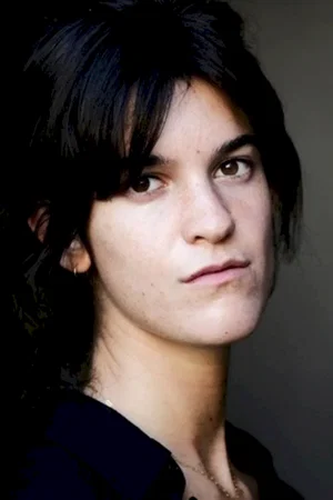  Suzanne Lindon photo